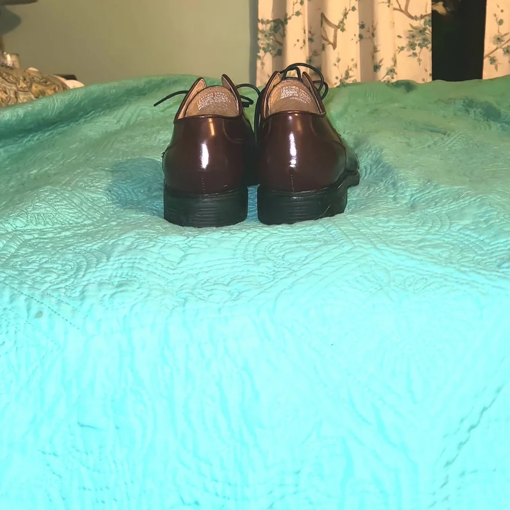 Classic Style Jos. A. Bank Brown Leather Cap Toe Oxfords – Size 10.5- MAKE OFFER